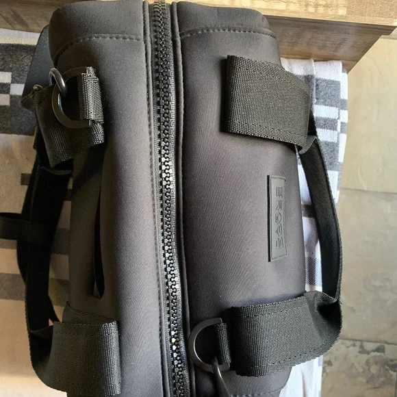 Dagne Dover LANDON NEOPRENE CARRYALL BAG - Picture 3 of 7